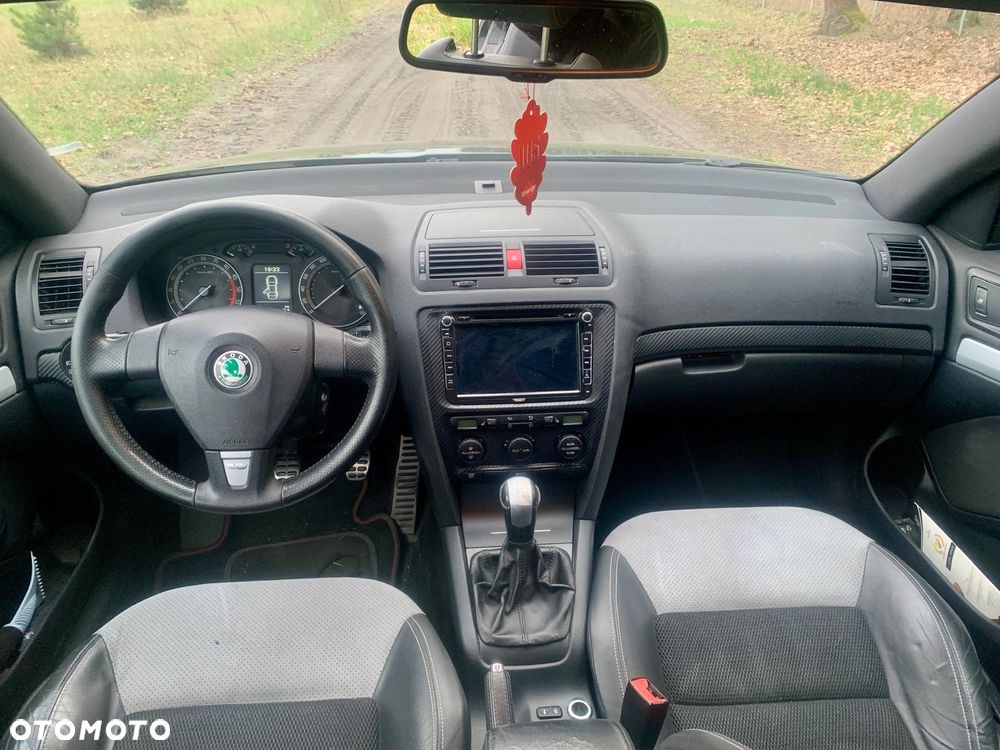 Skoda Octavia 2.0 TDI RS - 8