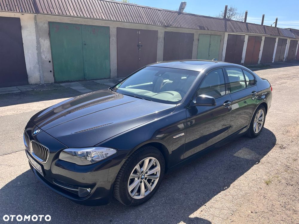 BMW Seria 5 523i - 1