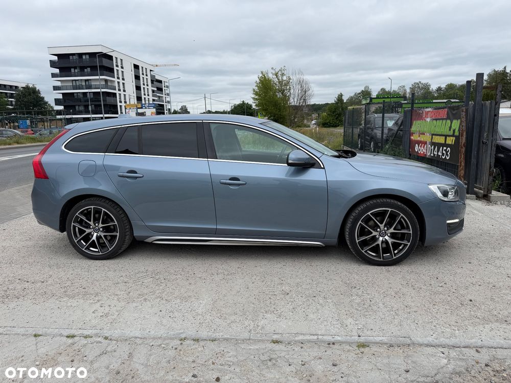 Volvo V60 D2 Summum - 4