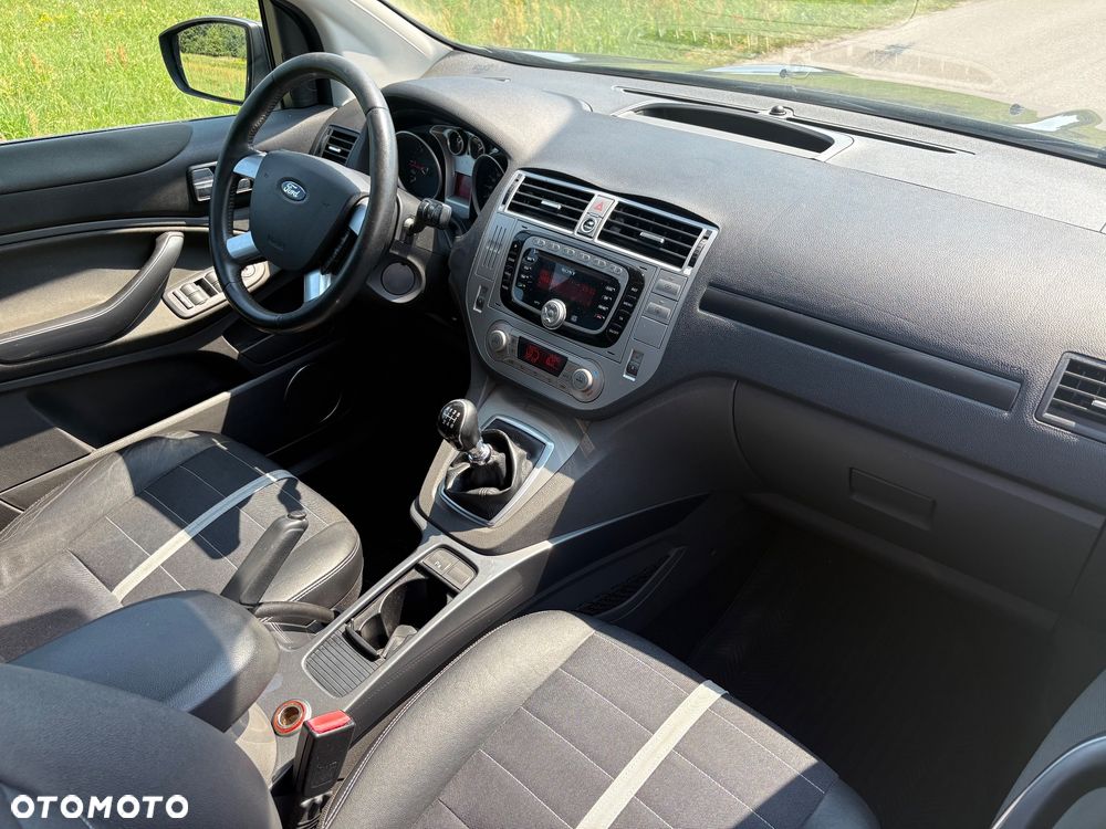 Ford Kuga 2.0 TDCi 2x4 Titanium - 15