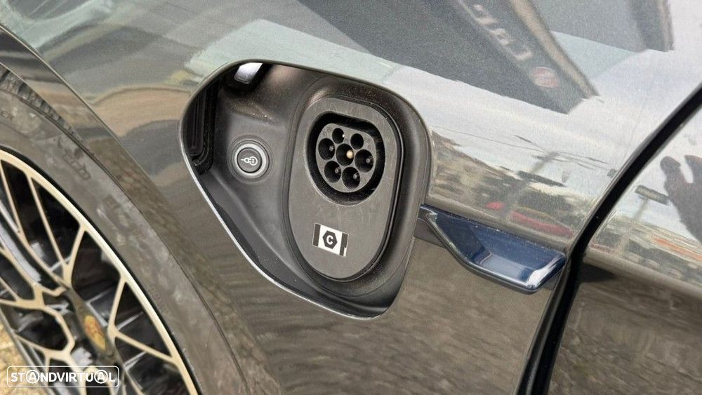 Porsche Taycan Bateria Performance Plus - 23