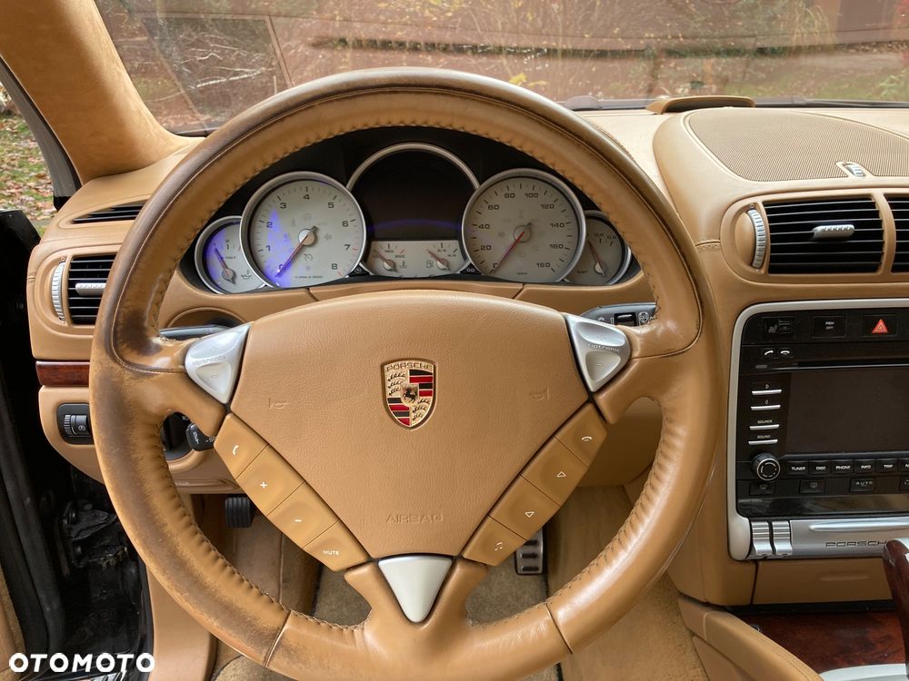 Porsche Cayenne - 6