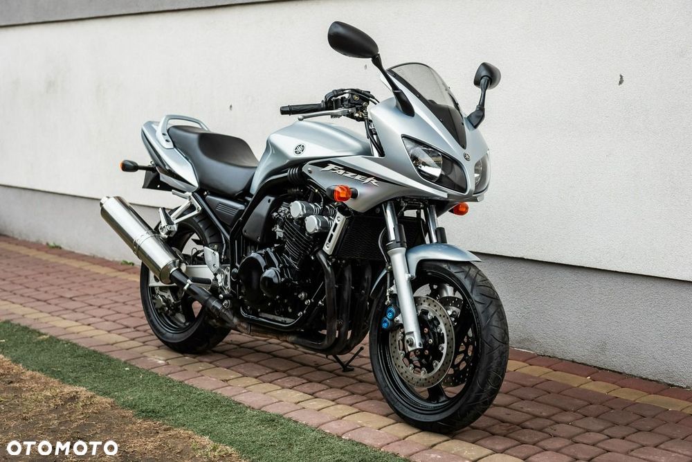 Yamaha FZS - 1