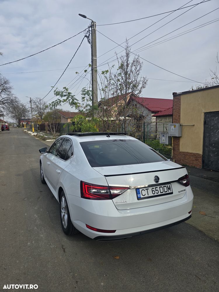 Skoda Superb 2.0 TDI DSG Premium Edition - 1
