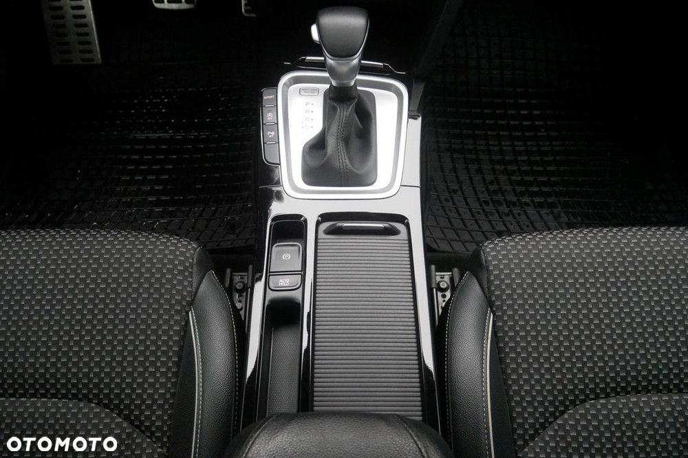 Kia Ceed - 11