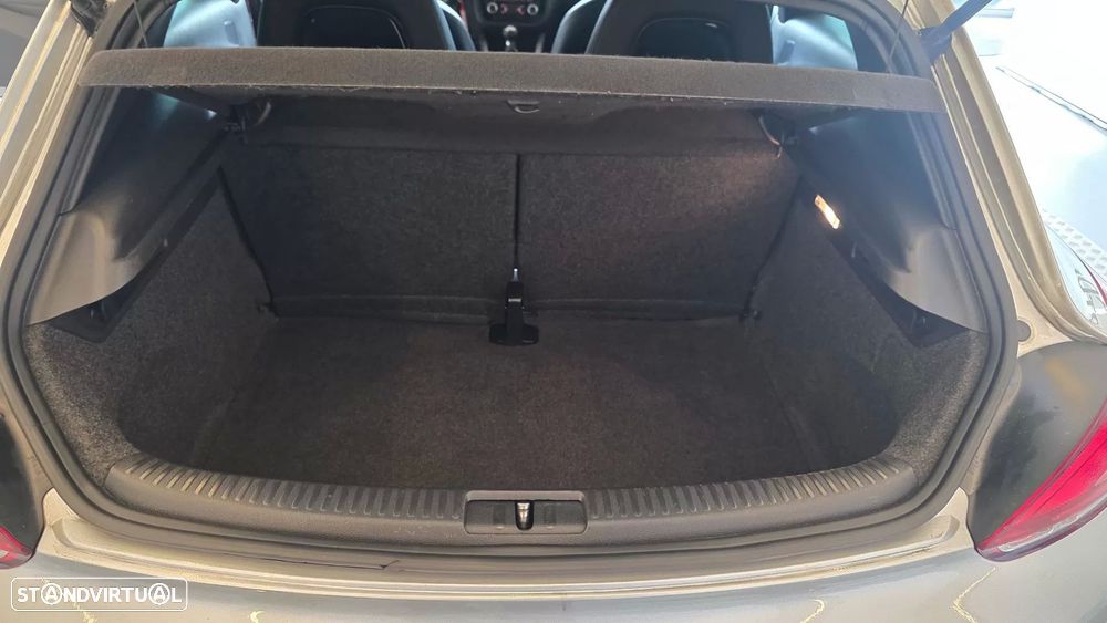 VW Scirocco 2.0 TDI Sport - 26