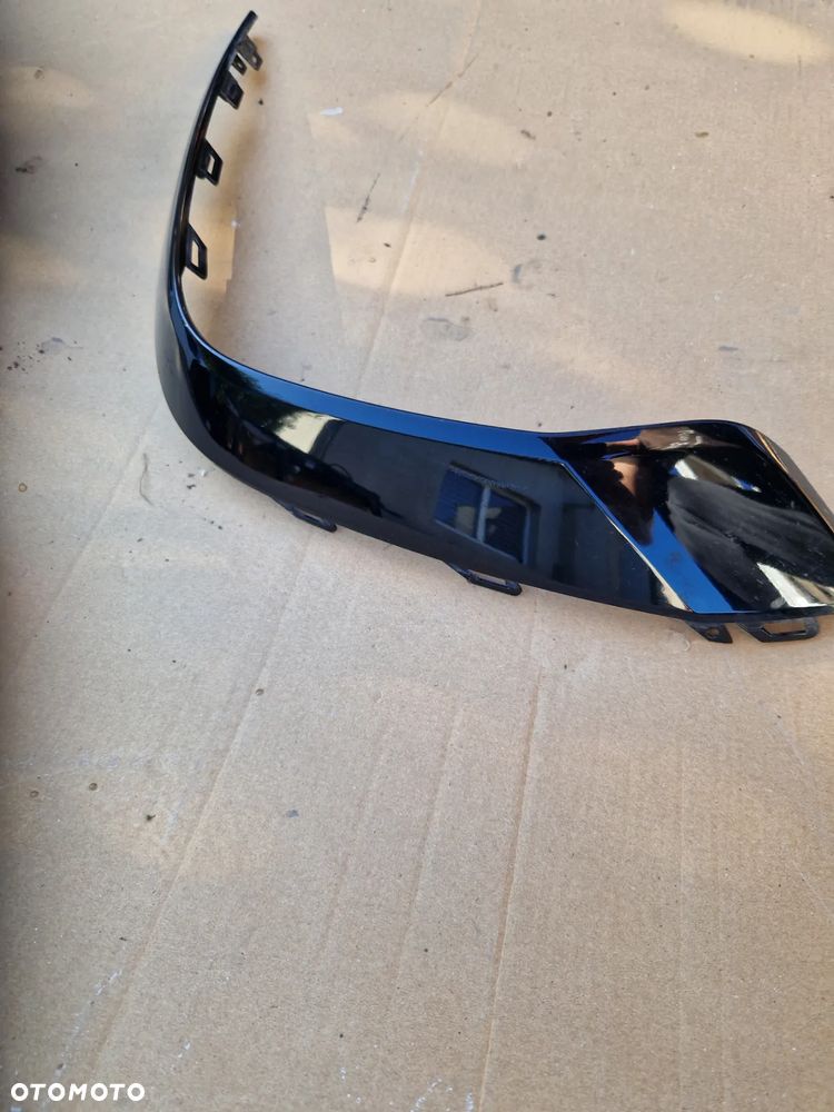 Audi A4 B9 LIFT listwa zderzaka lewy tył tylna 8W0853555 - 2