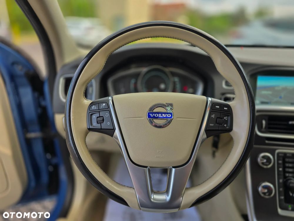 Volvo V60 D3 Summum - 26