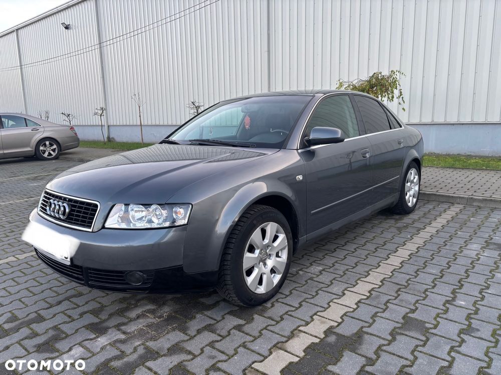 Audi A4 Limousine - 8