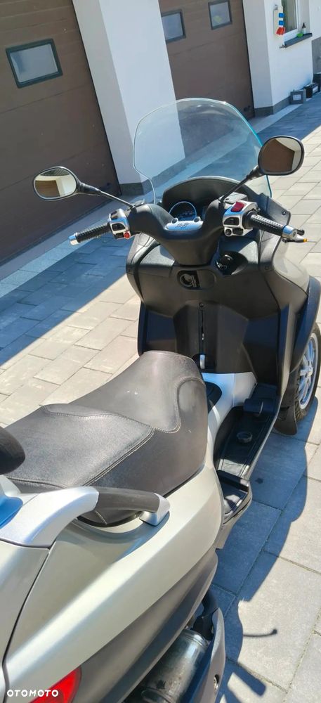 Piaggio MP-3 - 9