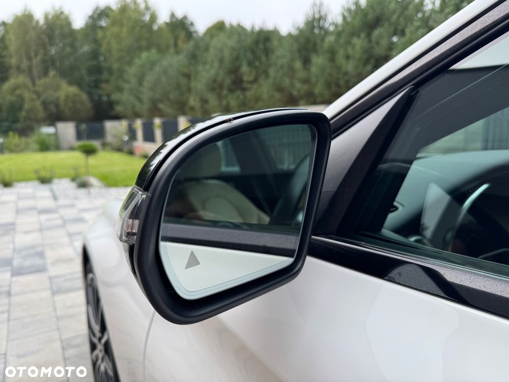 Mercedes-Benz Klasa C 300 4Matic 9G-TRONIC AMG Line - 8