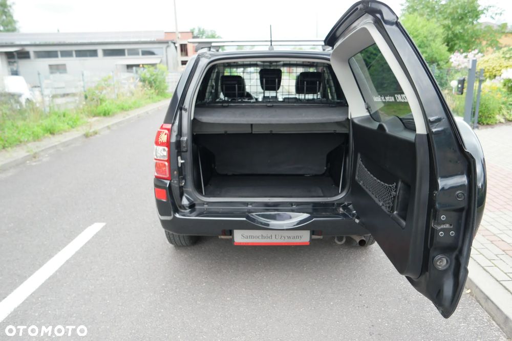 Suzuki Grand Vitara 2.4 De Luxe - 17