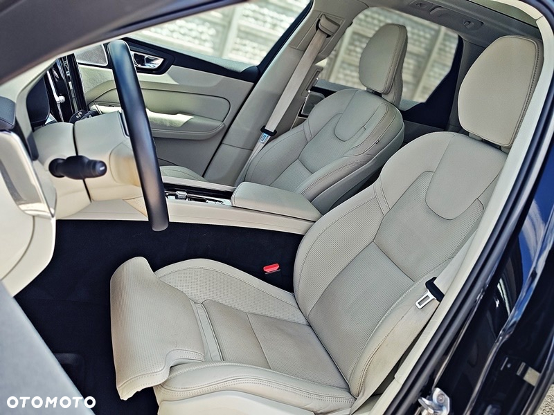 Volvo XC 60 T8 AWD Plug-In Hybrid Inscription - 17