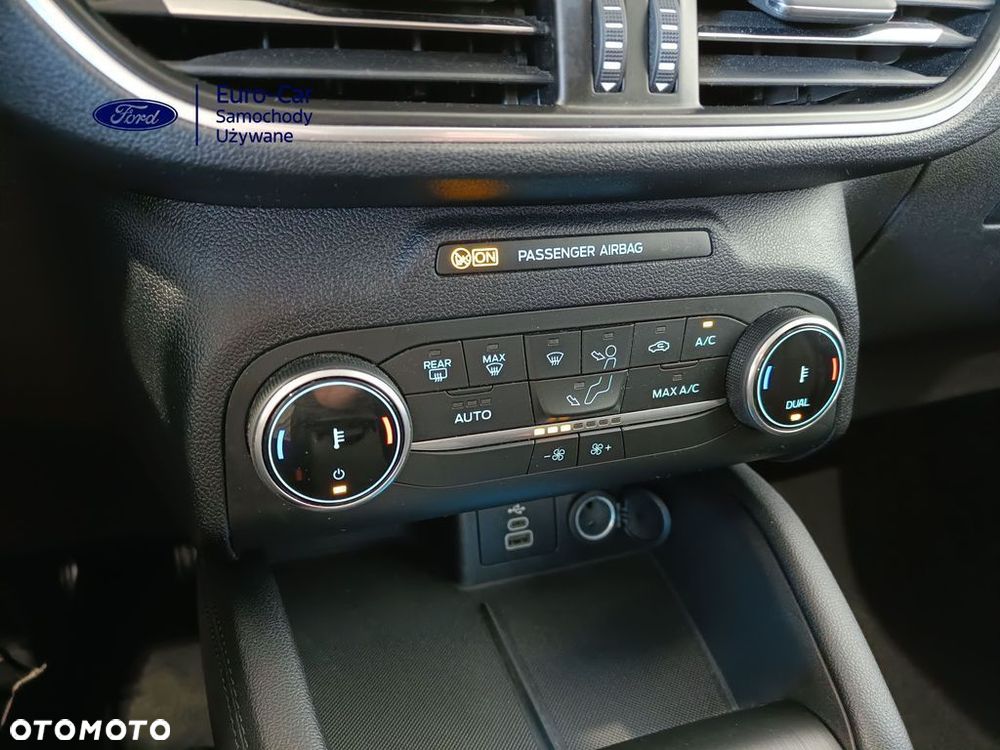 Ford Kuga 2.5 Duratec FHEV TITANIUM - 24