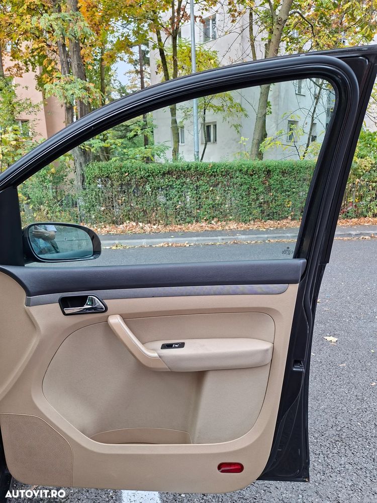 Volkswagen Touran - 3