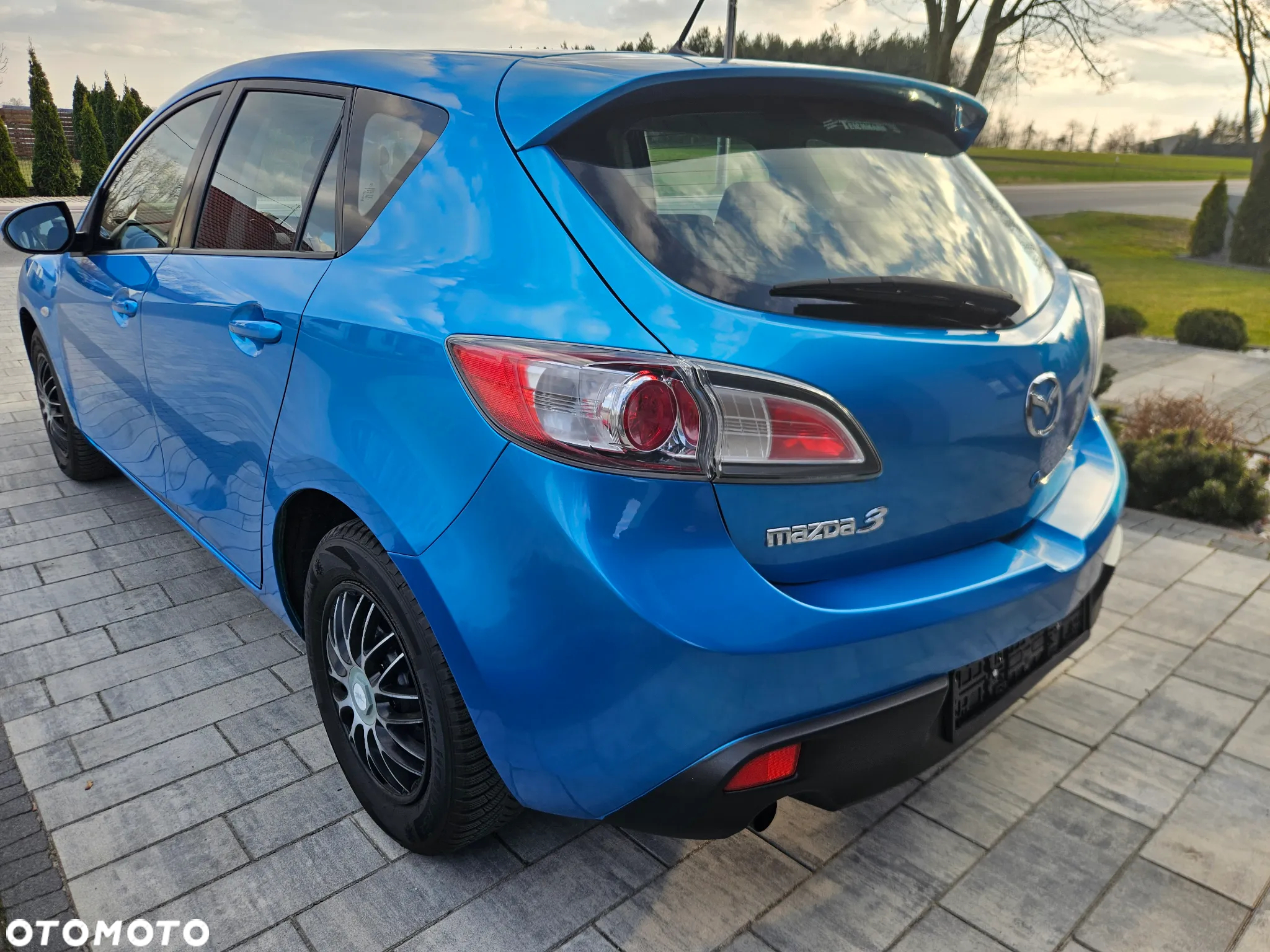 Mazda 3 1.6 Active + - 4
