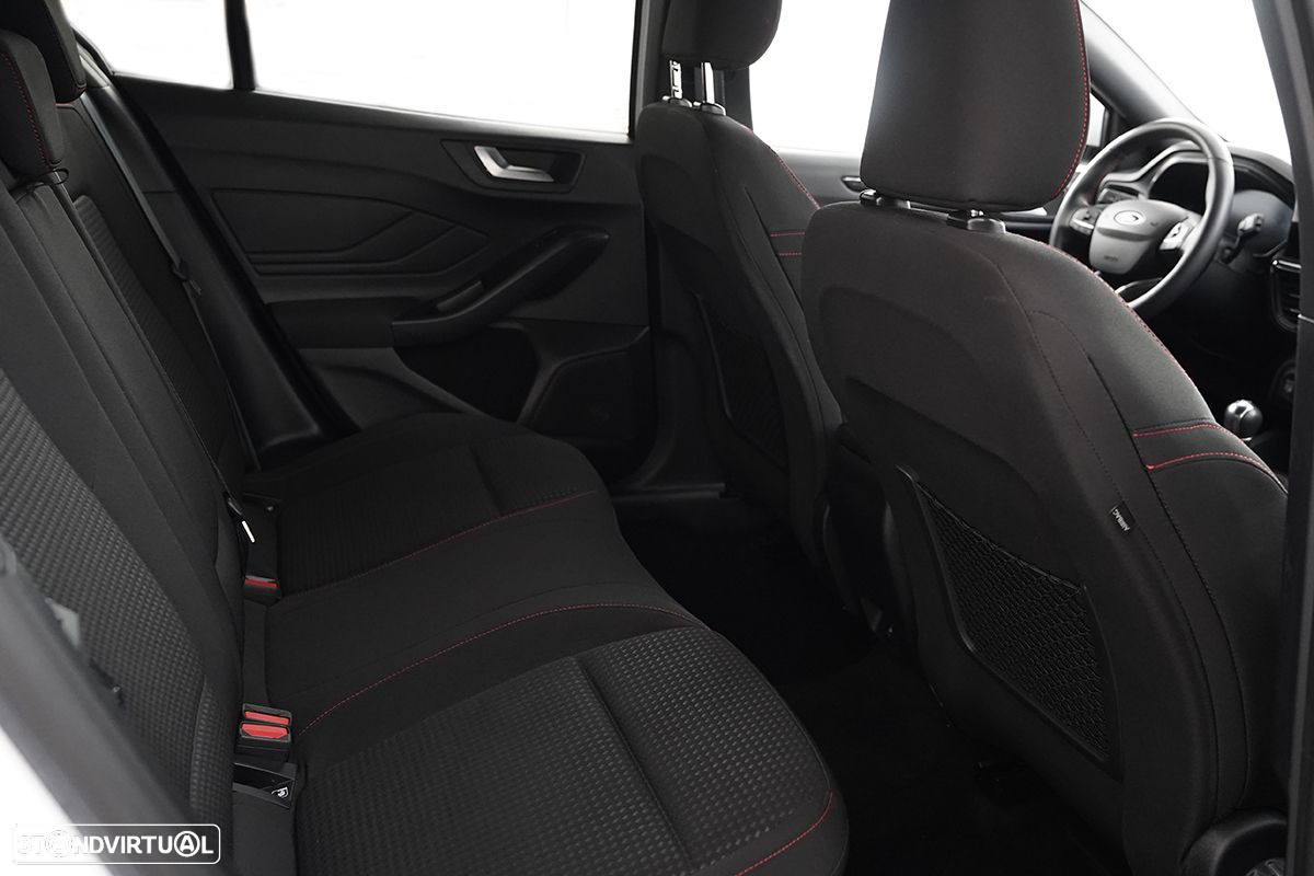 Ford Focus 1.0 EcoBoost MHEV ST-Line X - 19