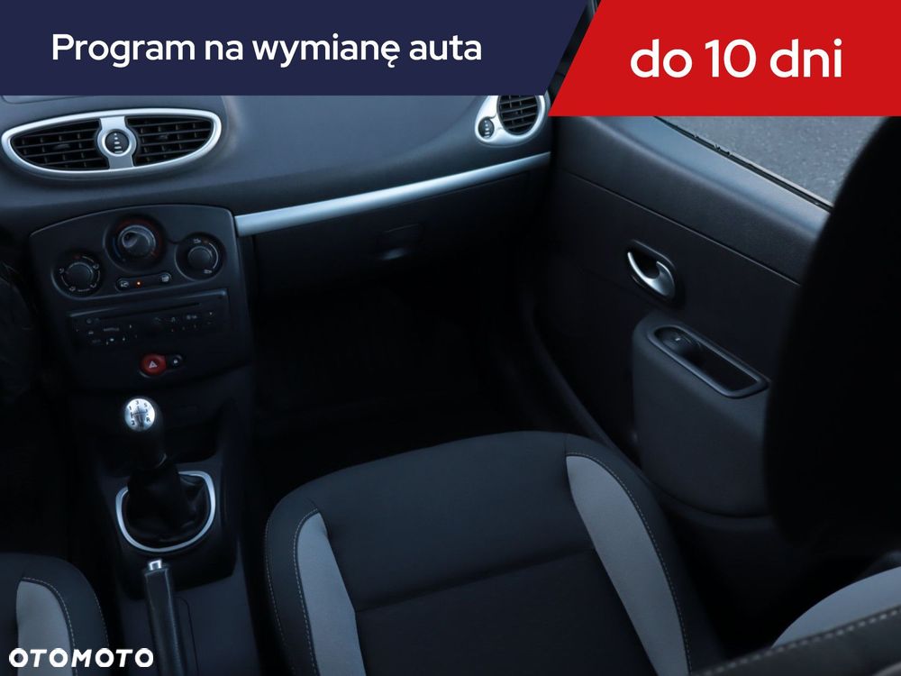 Renault Clio - 10