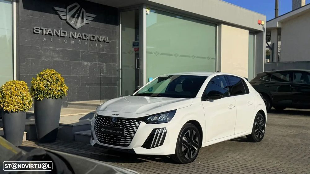 Peugeot 208 - 8