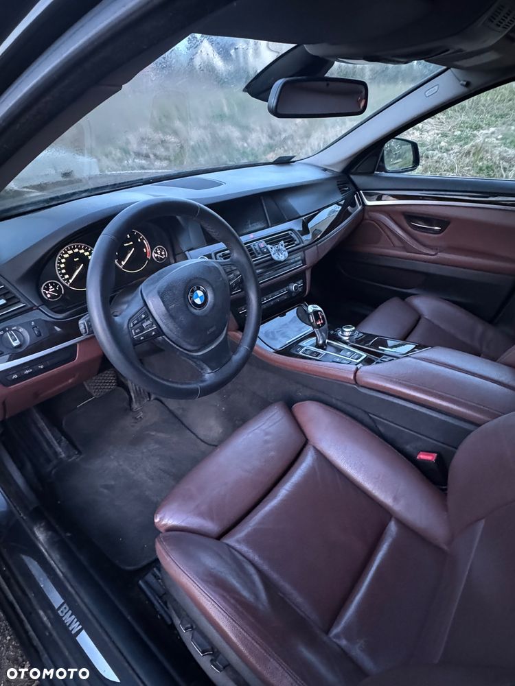 BMW Seria 5 530d xDrive - 9