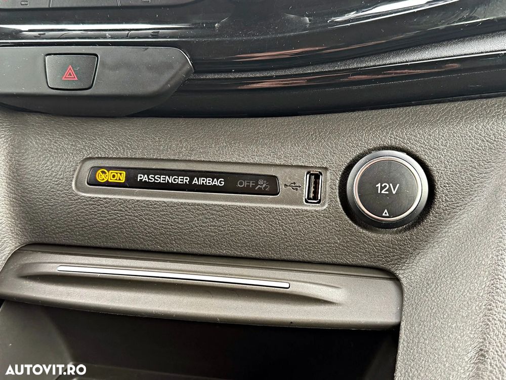 Ford Tourneo Custom 320 L2H1 VA Titanium - 32