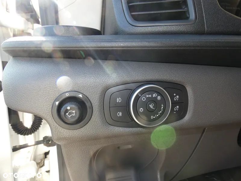 Ford Transit kontener, winda 750 kg, nawigacja - 12