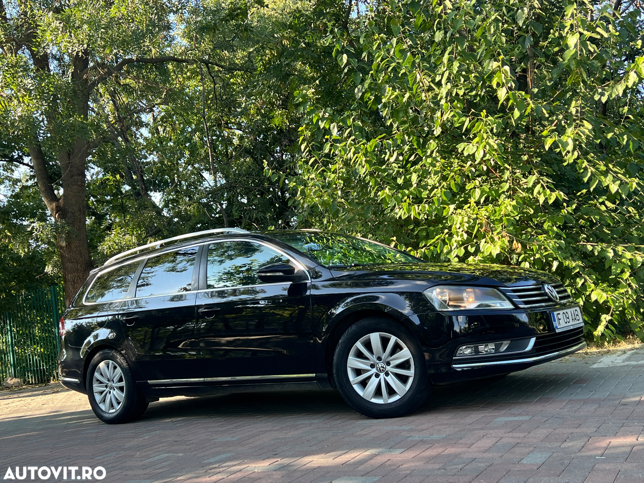Volkswagen Passat Variant 1.6 TDI (BlueMotion Technology) DSG Trendline - 3