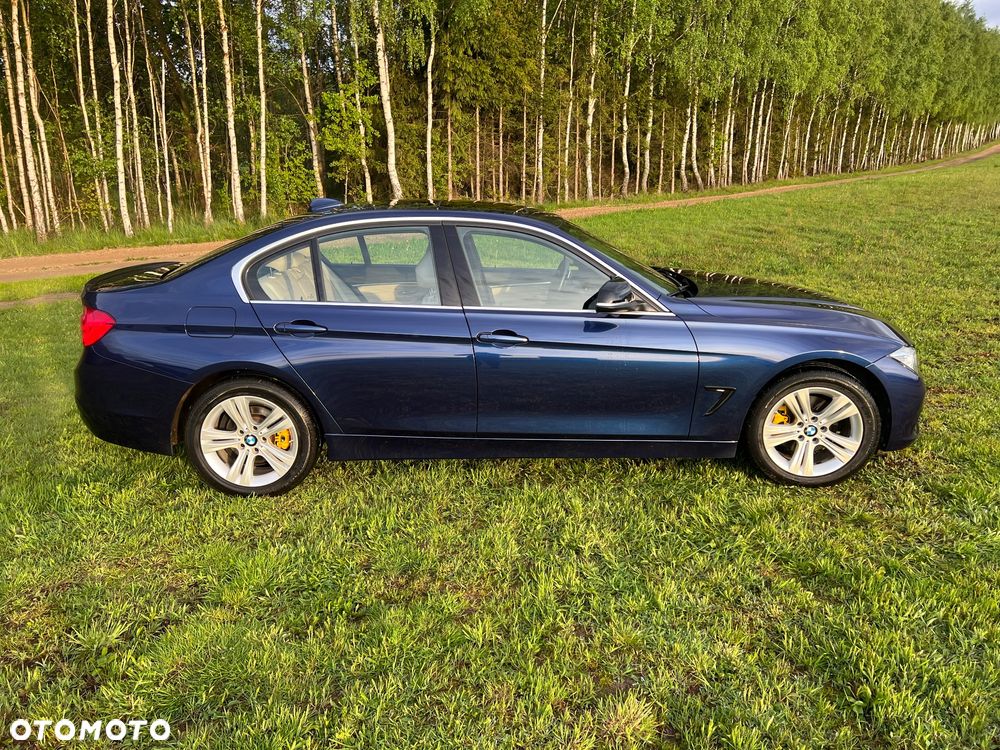BMW Seria 3 330i xDrive Sport Line - 6