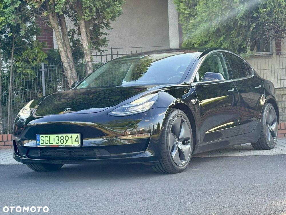 Tesla Model 3 - 4