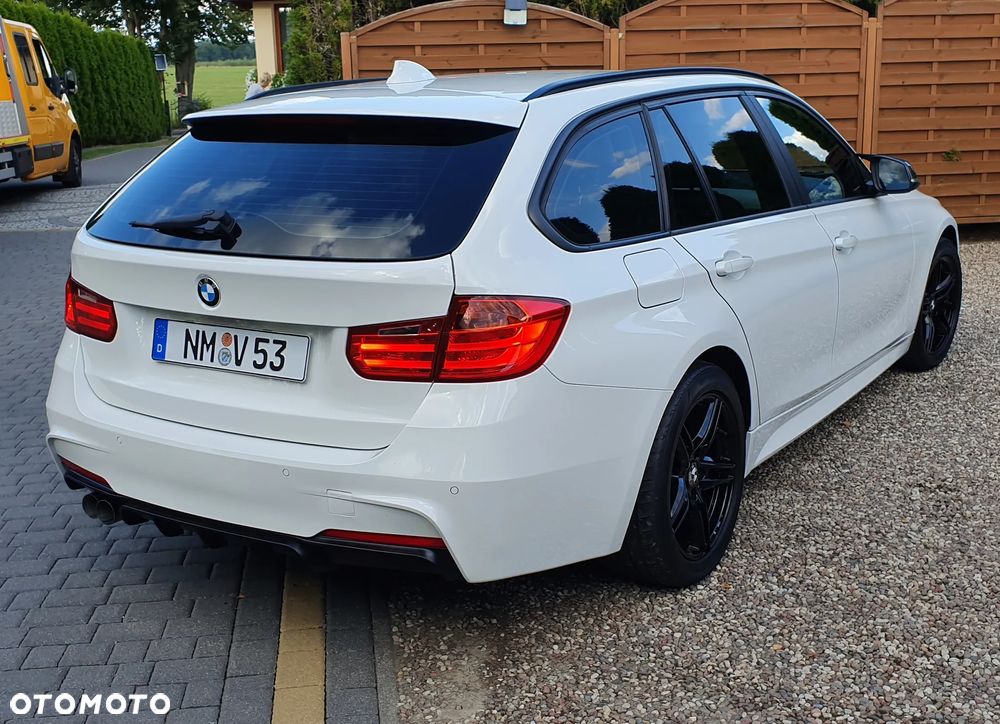 BMW Seria 3 320d Touring Sport Line - 11