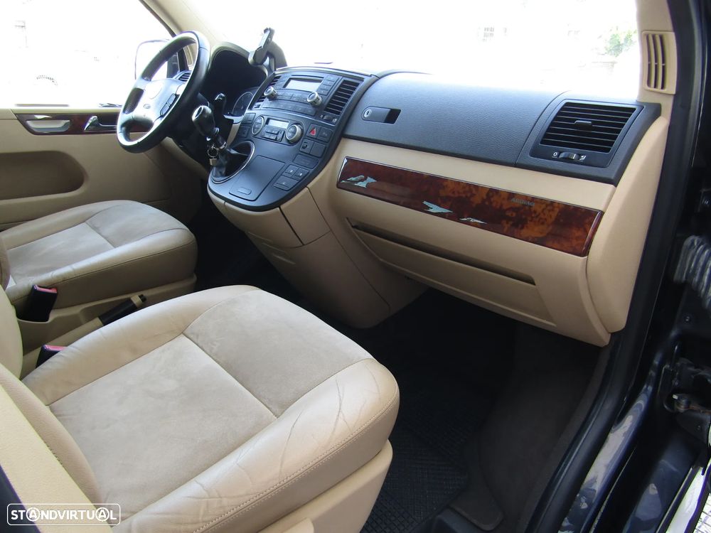 VW Multivan 2.5 TDi Highline - 20