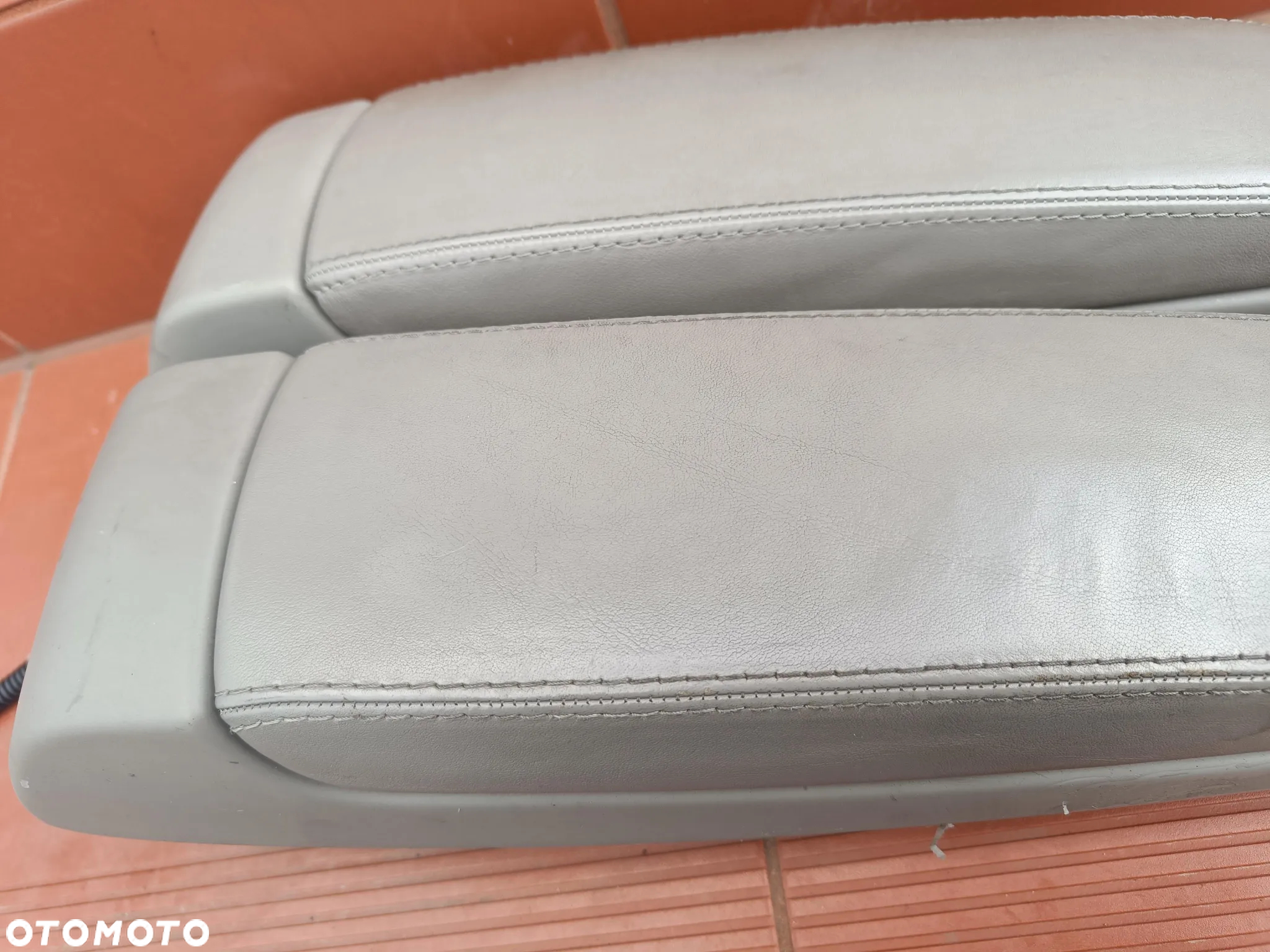 AUDI A8 D3 PODŁOKIETNIK SZARY PODWÓJNY ŁADNY - 8
