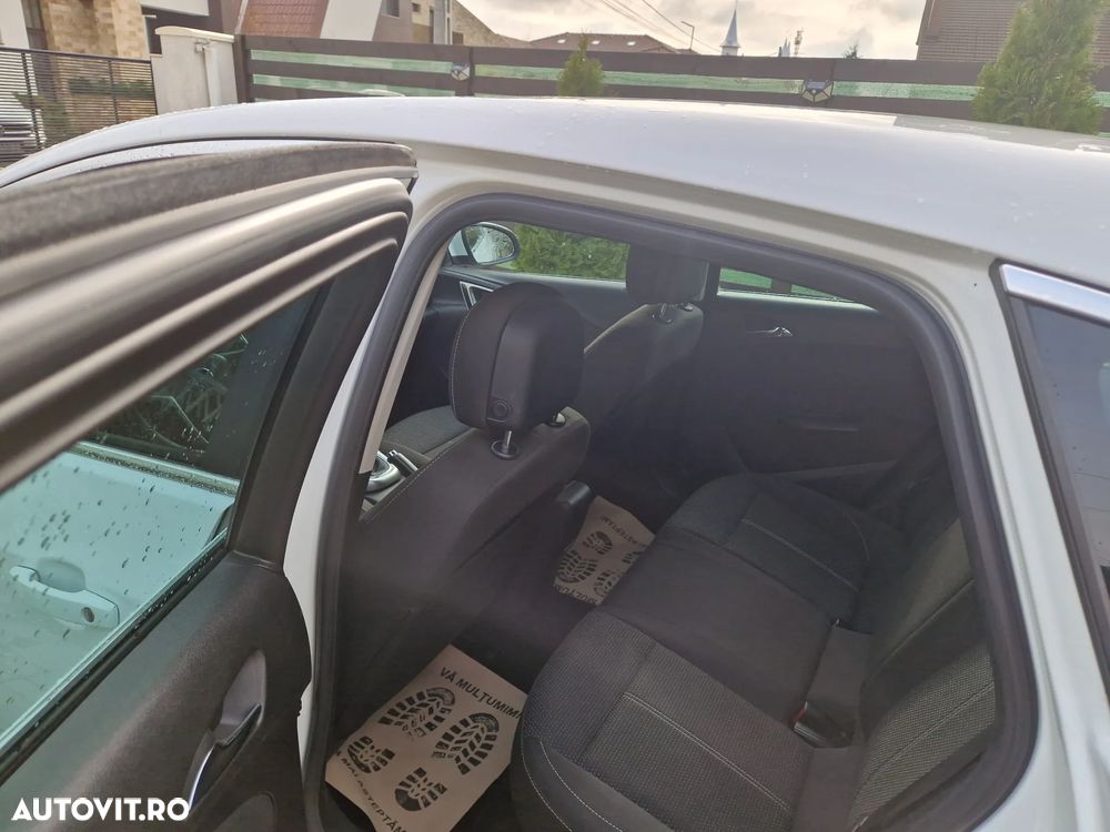 Opel Astra 1.7 CDTI DPF (119g) Edition - 10