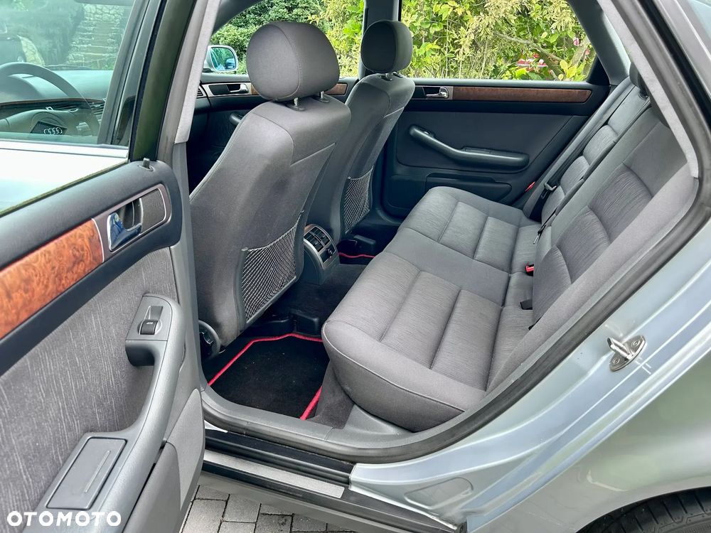 Audi A6 Limousine 2.4 - 6
