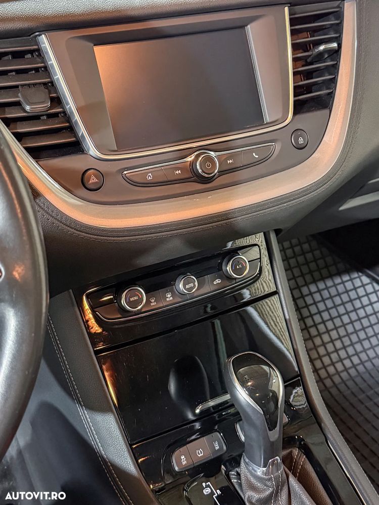 Opel Grandland X - 11