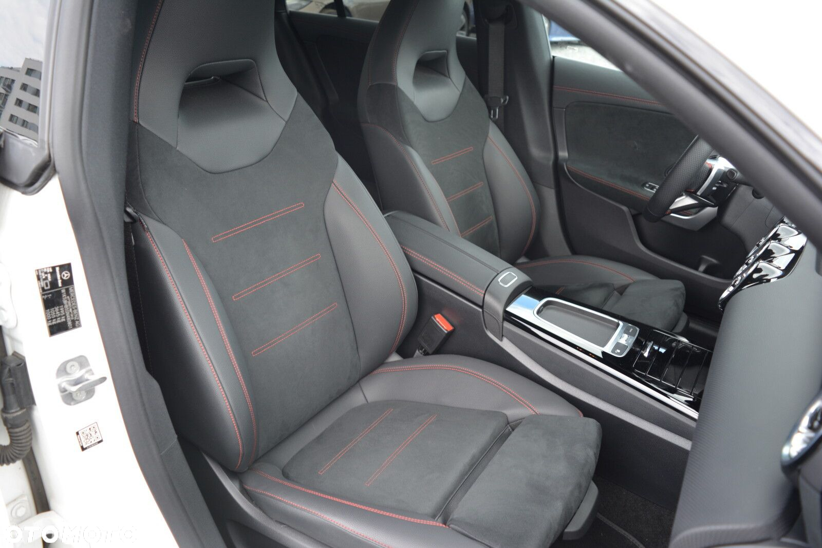Mercedes-Benz CLA 200 AMG Line 7G-DCT - 25