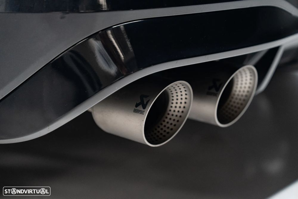 VW Golf 2.0 TSI OPF 4Motion DSG R Performance - 11