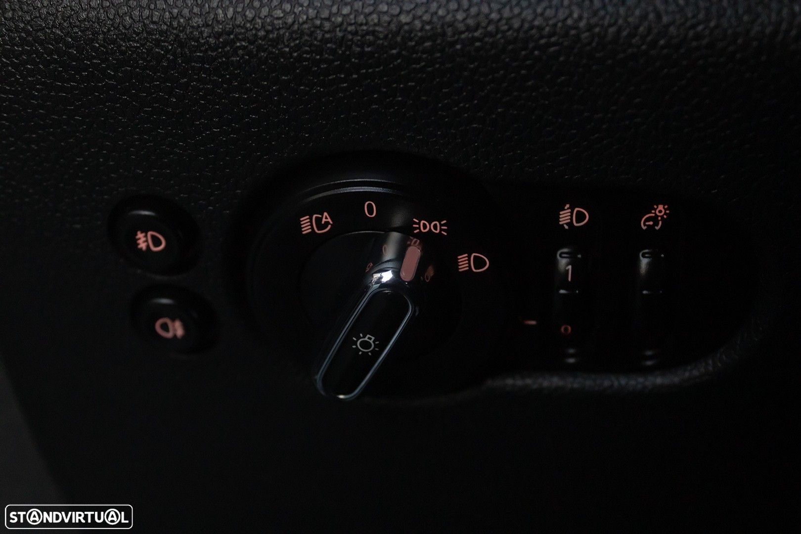 MINI 5 Portas One D - 19