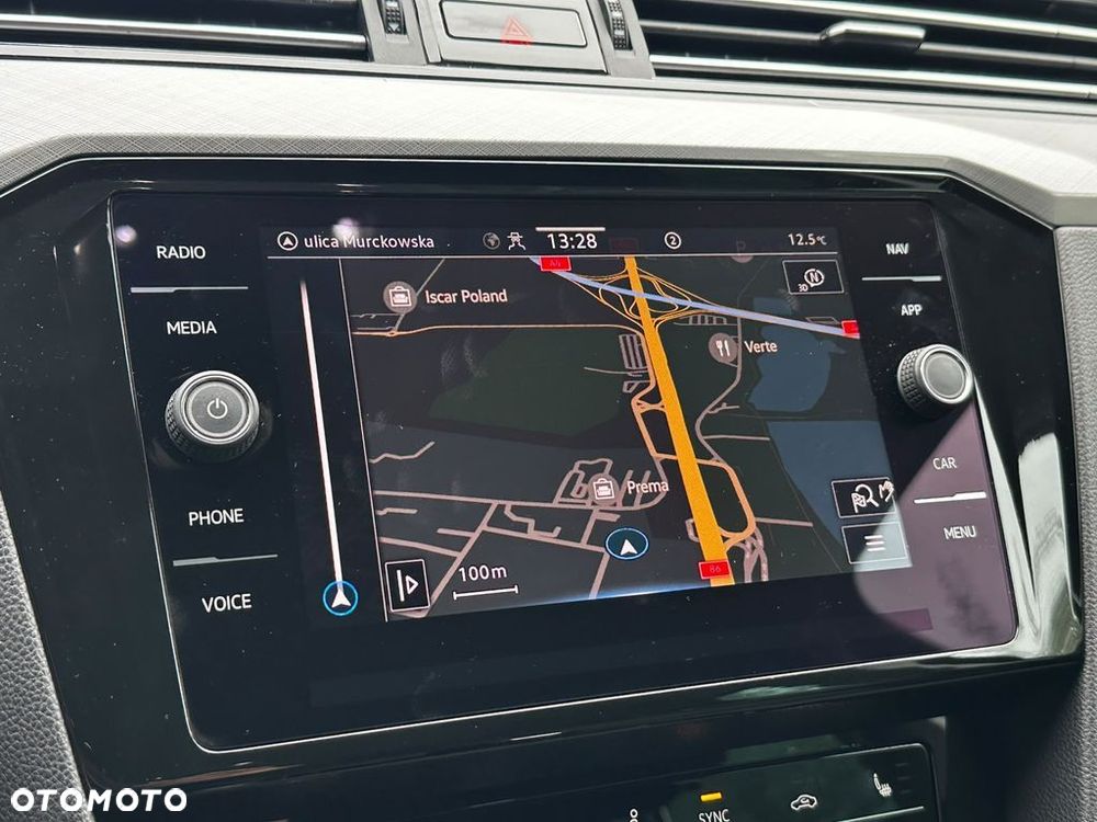 Volkswagen Passat - 22