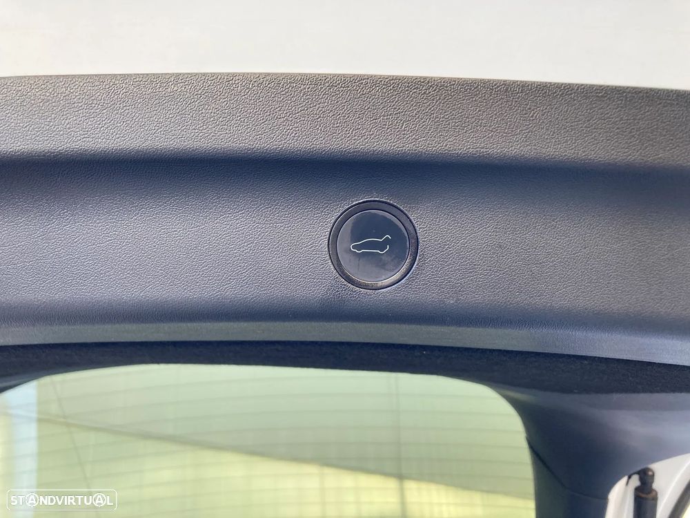 Tesla Model Y RWD - 35