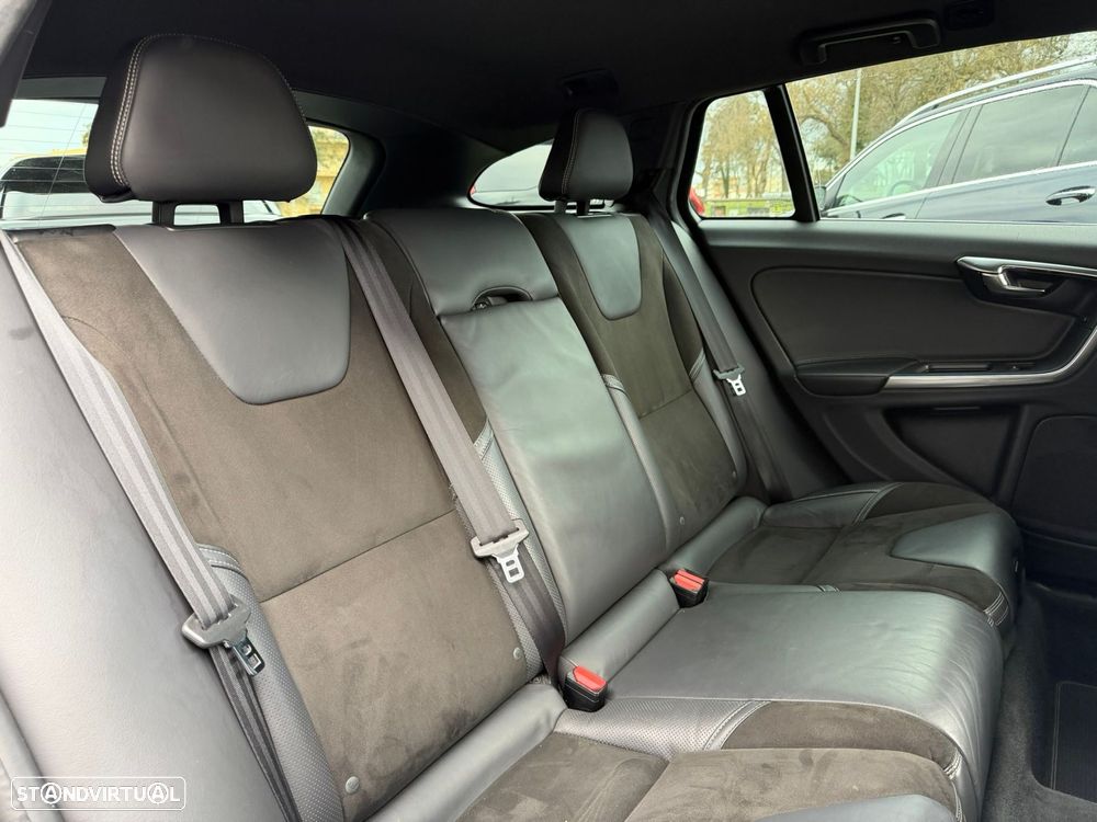 Volvo V60 2.0 D2 R-Design - 22