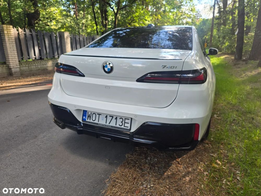 BMW Seria 7 - 11