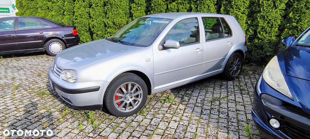 Volkswagen Golf - 1