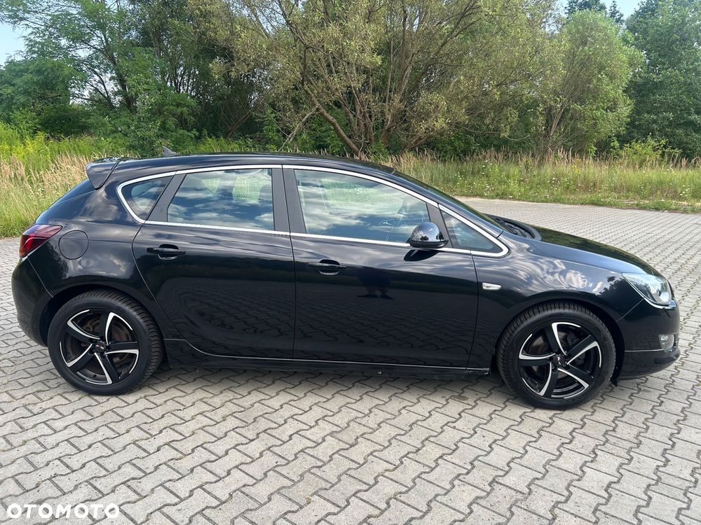 Opel Astra 1.6 Turbo - 4