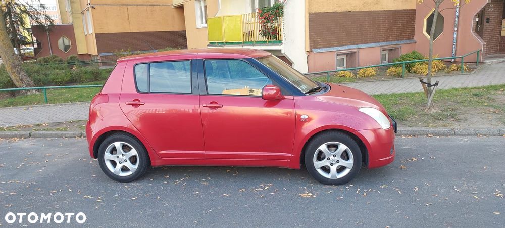 Suzuki Swift 2007 photo 2