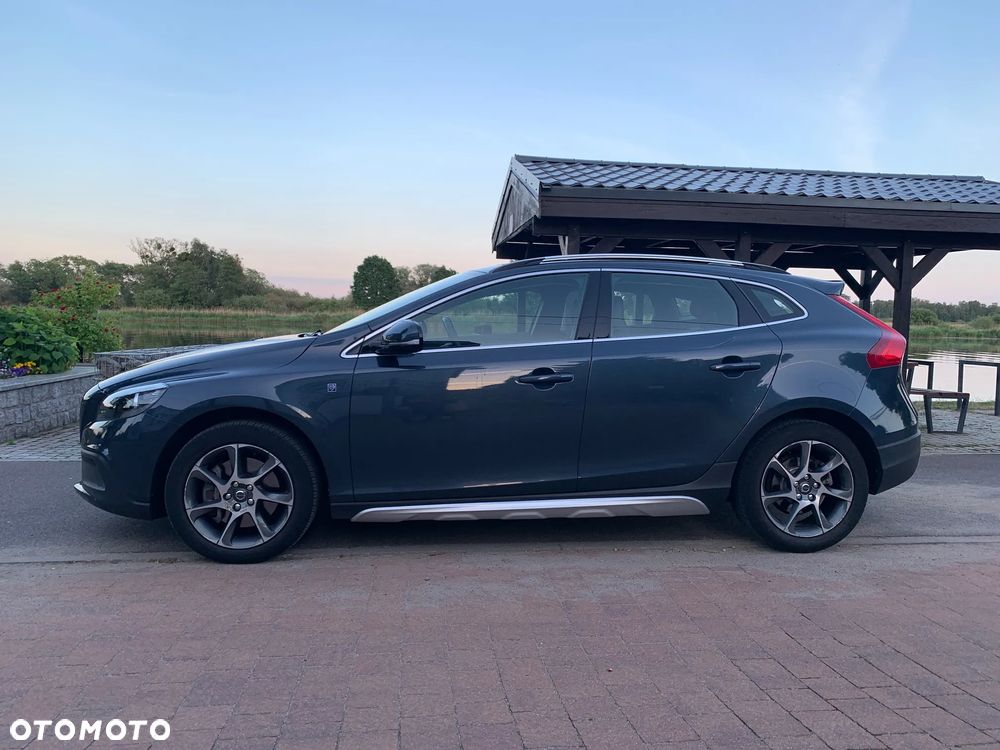 Volvo V40 Cross Country T3 Drive-E Ocean Race - 5