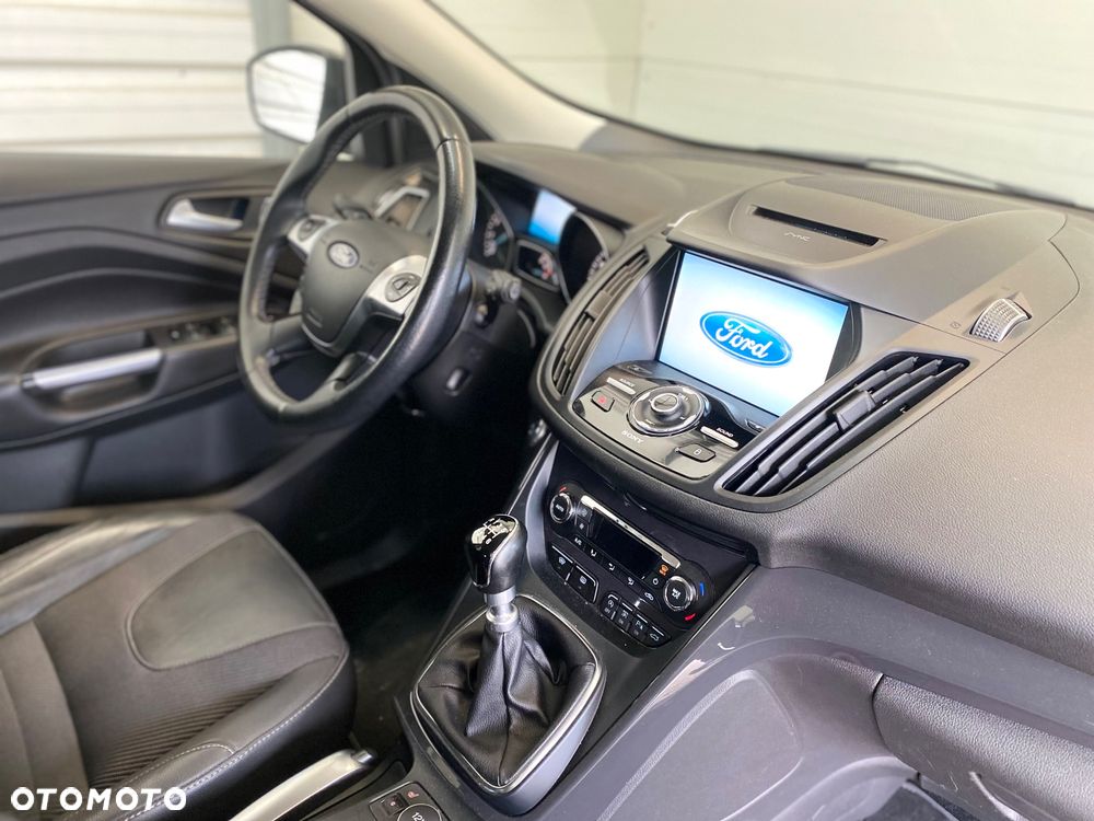 Ford Kuga 1.5 EcoBoost 2x4 Titanium - 14