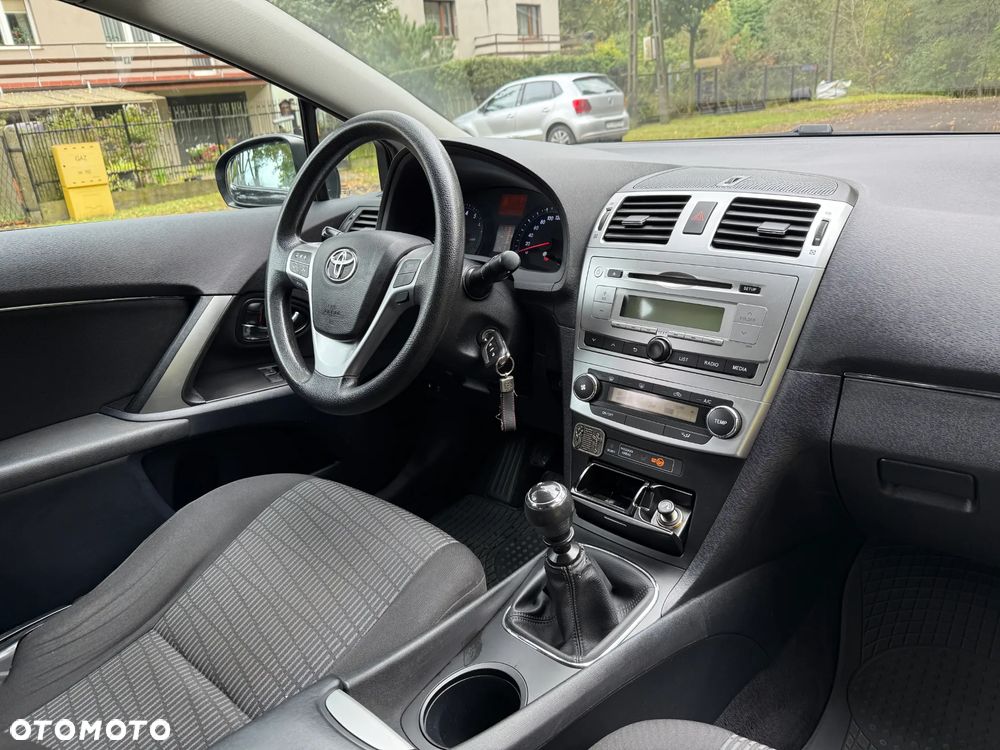 Toyota Avensis 1.6 Luna - 23