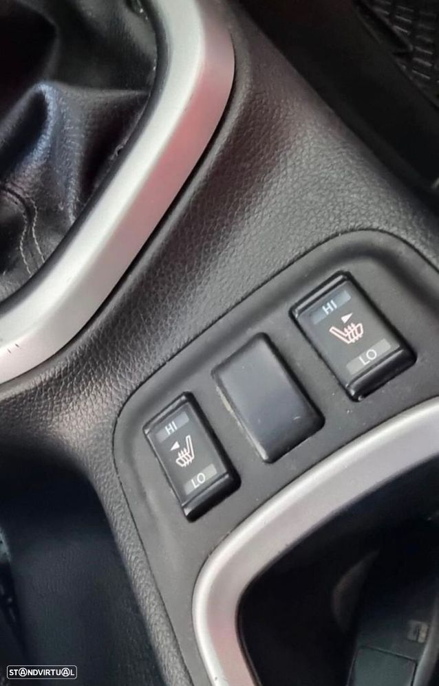 Nissan Navara 2.3 dCi CD 4WD Tekna - 7