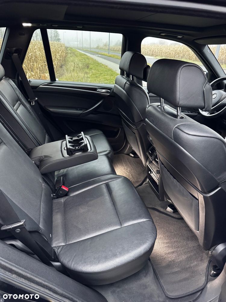 BMW X5 4.8i xDrive - 8